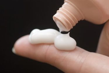 WARNING: This popular pain reliever accelerates AGING (and worse!)