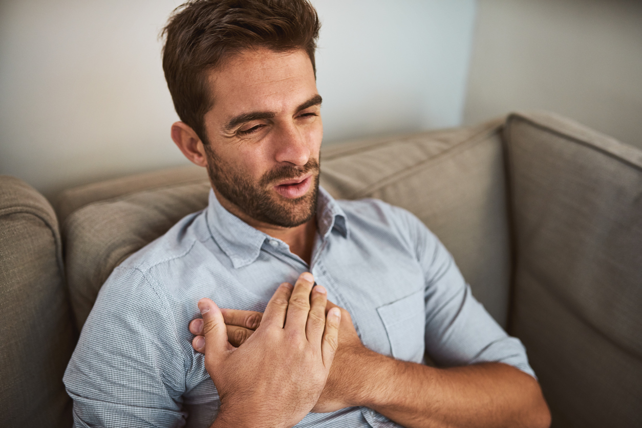 Chest Pain on Your Right Side? Know When to Worry